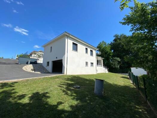 Maison à louer 1 620 € 4 pièces 3 chambres 101,3 m² 259 m² de terrain Hôpital Brive-la-Gaillarde 19100