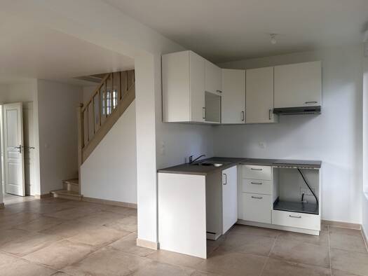 Maison à louer - Première occupation 1 950 € 4 pièces 2 chambres 128 m² 247 m² de terrain Petit Robinson L'Haÿ-les-Roses 94240