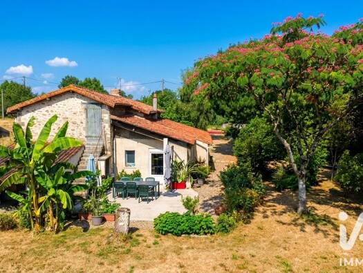 Maison à vendre 169 500 € 6 pièces 5 chambres 142 m² 2 525 m² de terrain Saint-Martin-du-Fouilloux 79420