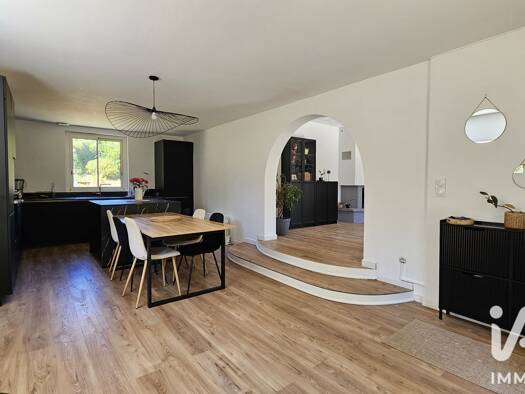 Maison de plain-pied à vendre 270 000 € 5 pièces 4 chambres 125 m² 2 493 m² de terrain Saint-Médard-sur-Ille 35250