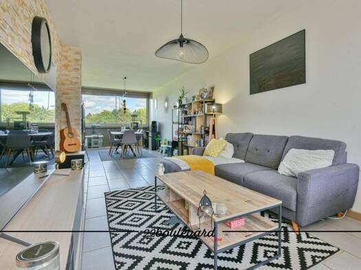 Appartement à vendre 79 900 € 4 pièces 2 chambres 72 m² Étage 4/4 Aurence Limoges 87000