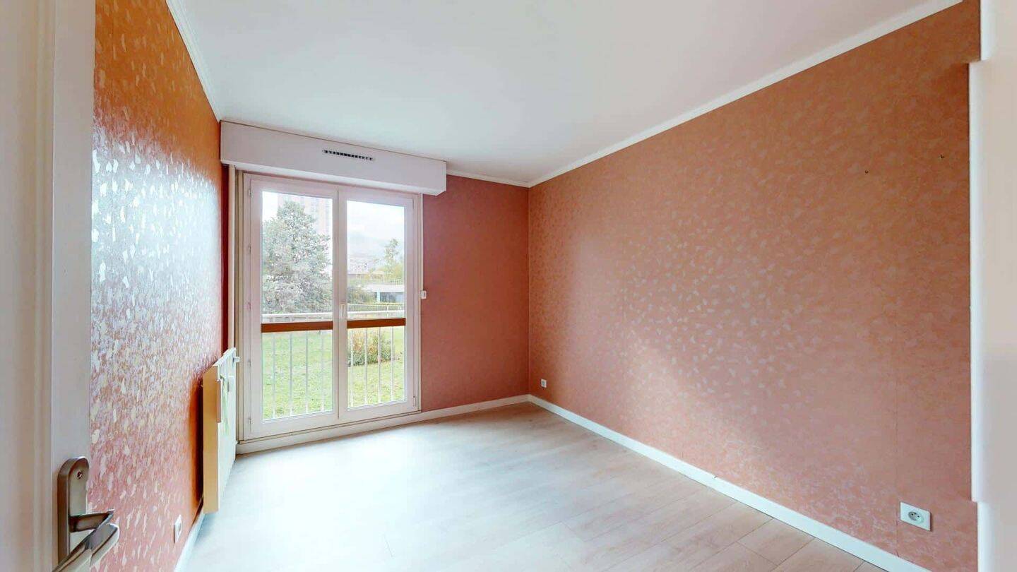 Apartment in Avenue des Champs Perdrix, Dijon for 83 m² with 3 b — 18