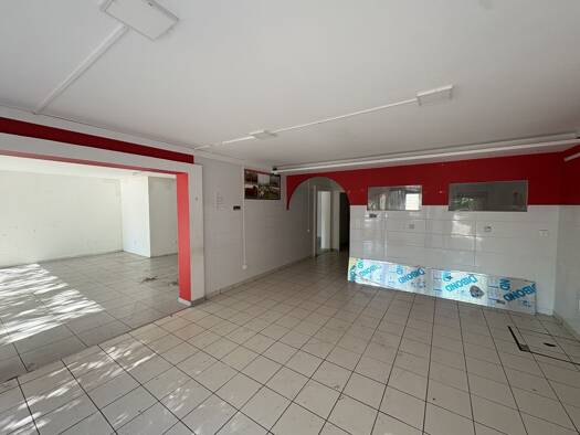 Local commercial à vendre 107 000 € Champ de Foire Cognac 16100