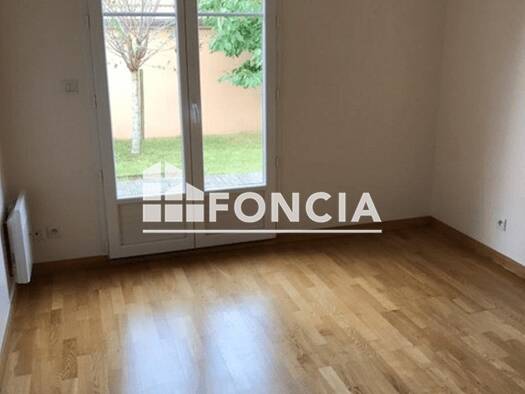 Appartement à louer 567 € 2 pièces 1 chambre 45,7 m² RDC Villemandeur 45700