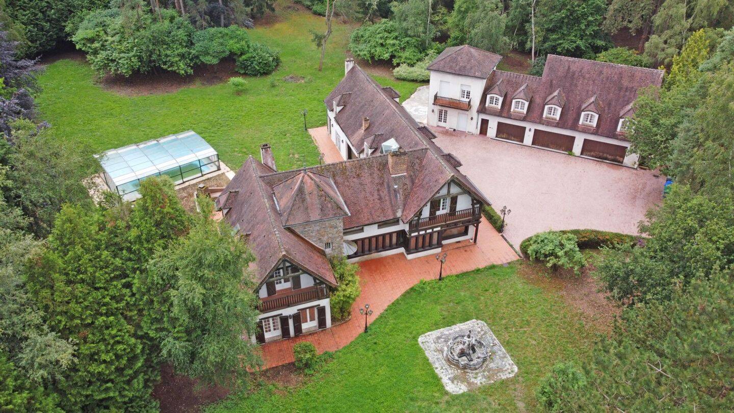 Maison à vendre, 628m², POIGNY LA FORET