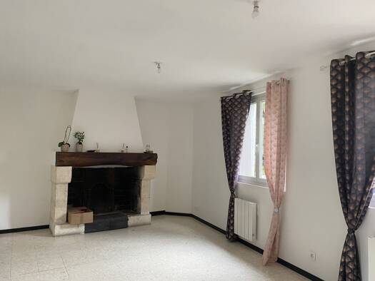 Appartement à louer 522 € 3 pièces 2 chambres 63,6 m² Étage 1/1 Ribaute-les-Tavernes 30720