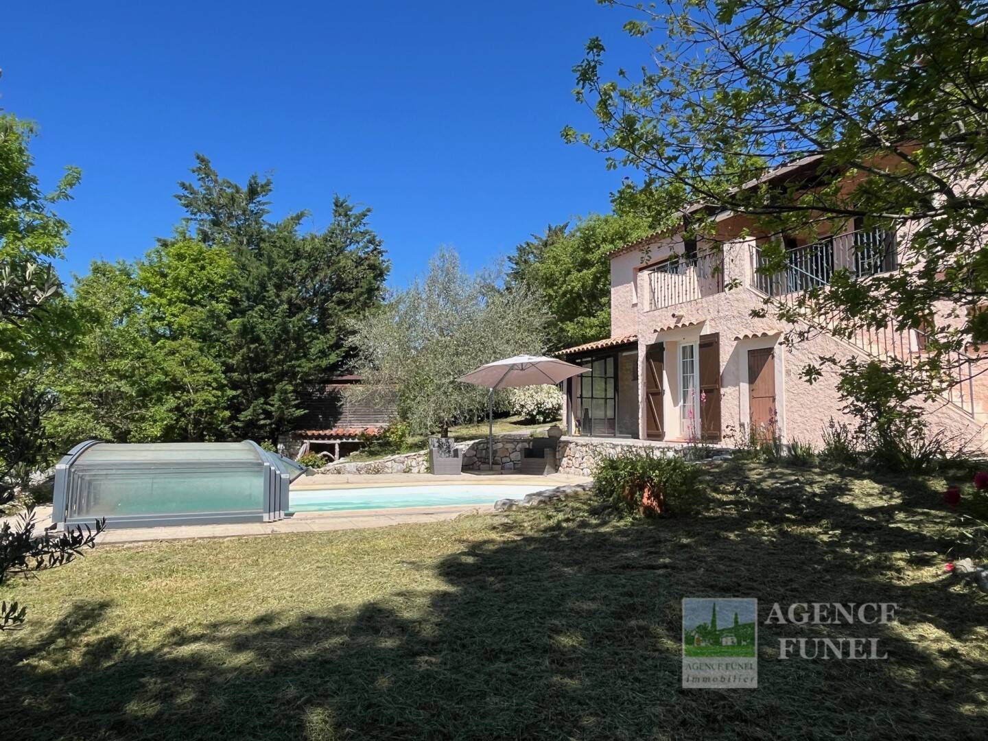 Maison à vendre, 138m², SAINT VALLIER DE THIEY