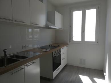 Appartement à louer 729 € 3 pièces 2 chambres 54 m² Étage 2/3 Tours 37000