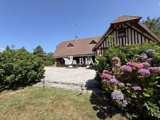 Maison à vendre 498 900 € 8 pièces 7 chambres 166 m² 5 000 m² de terrain Saint-Philbert-des-Champs 14130