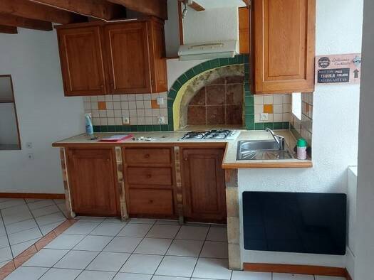 Appartement à louer 600 € 3 pièces 2 chambres 53 m² Est Clermont-l'Hérault 34800