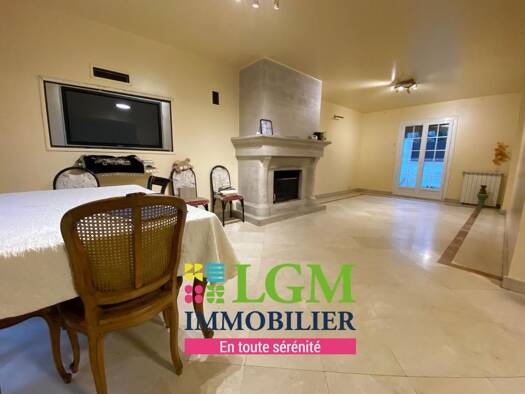 Maison à vendre 399 000 € 5 pièces 4 chambres 210 m² 400 m² de terrain Mont de Gif-Haut du Roy Sarcelles 95200