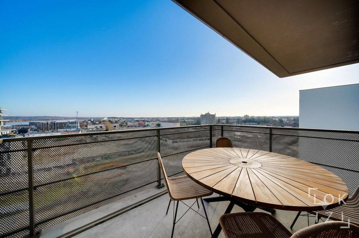 Appartement meublé T5 de 95m² avec vue (Bordeaux - Belcier) — 1