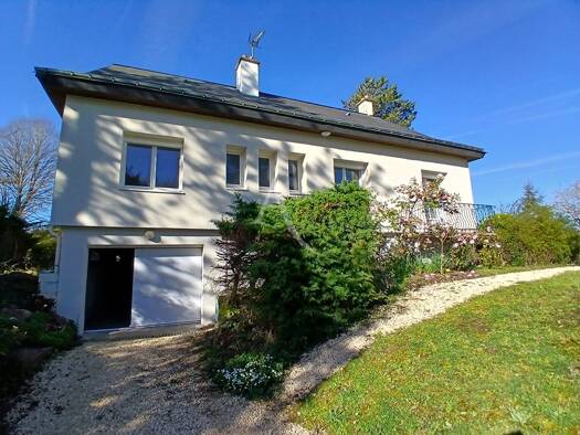 Maison à louer 1 275 € 7 pièces 6 chambres 147 m² 2 300 m² de terrain Brissac Loire Aubance 49320