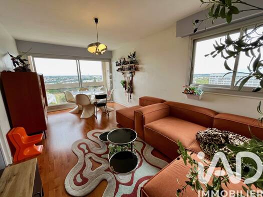 Appartement à vendre 99 990 € 4 pièces 3 chambres 87 m² Étage 12/15 Couronneries Poitiers 86000