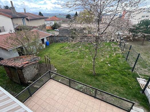 Appartement à louer 850 € 4 pièces 3 chambres 103 m² RDC Chazelles-sur-Lyon 42140