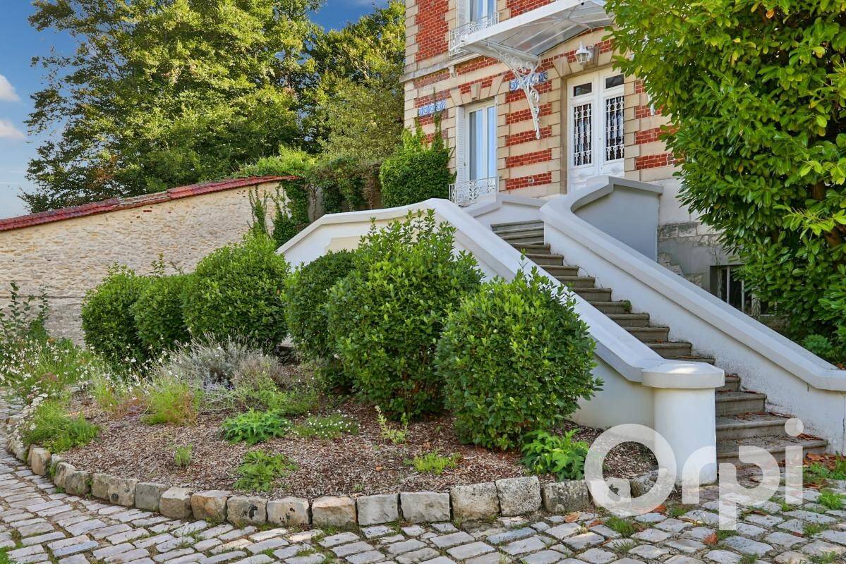 Maison à vendre, 198m², CHAUMONT EN VEXIN