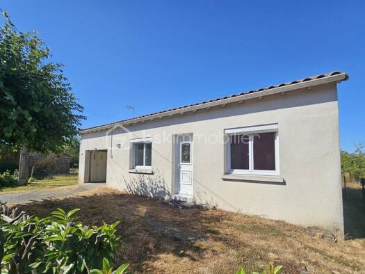 Maison de plain-pied à vendre 97 000 € 3 pièces 2 chambres 62,4 m² Moncoutant-sur-Sèvre 79320