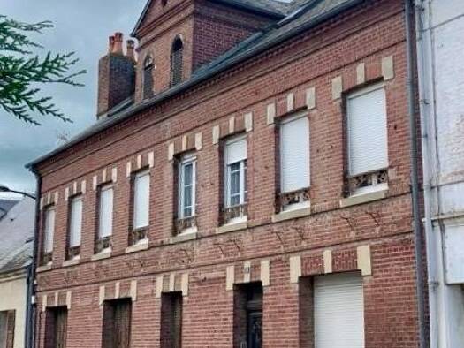Maison à vendre 139 800 € 8 pièces 7 chambres 275 m² 1 068 m² de terrain Livarot-Pays-d'Auge 14140