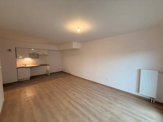 Appartement à louer 830 € 3 pièces 2 chambres 59 m² 3ème étage Cheminots-Acacias-Faubourg de Lille Valenciennes 59300