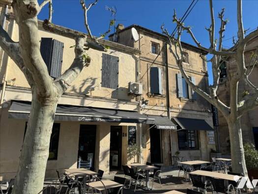Local commercial à vendre 418 000 € 92 m² de surface de vente Fontvieille 13990