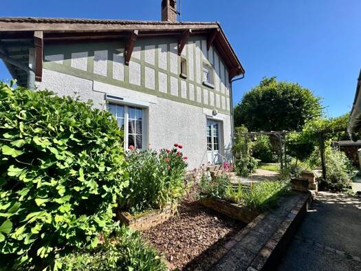 Demeure à vendre 286 800 € 5 pièces 4 chambres 130 m² 615 m² de terrain Bourgogne Saint Loup-Armenault Châtaigniers Saint-Jean-de-Braye 45800