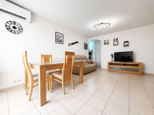 Appartement à vendre 219 900 € 2 pièces 1 chambre 59,32 m² Étage 1/2 Est Eyguières 13430