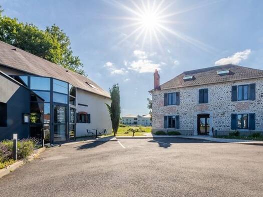 Local commercial à vendre 1 495 000 € 493 m² de surface de vente Pau 64000