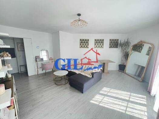 Appartement à vendre 172 000 € 3 pièces 2 chambres 61 m² 1er étage Le Bourg Savigny-le-Temple 77176