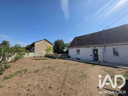 Maison de plain-pied à vendre 149 000 € 4 pièces 2 chambres 100 m² 946 m² de terrain Beaulon 03230