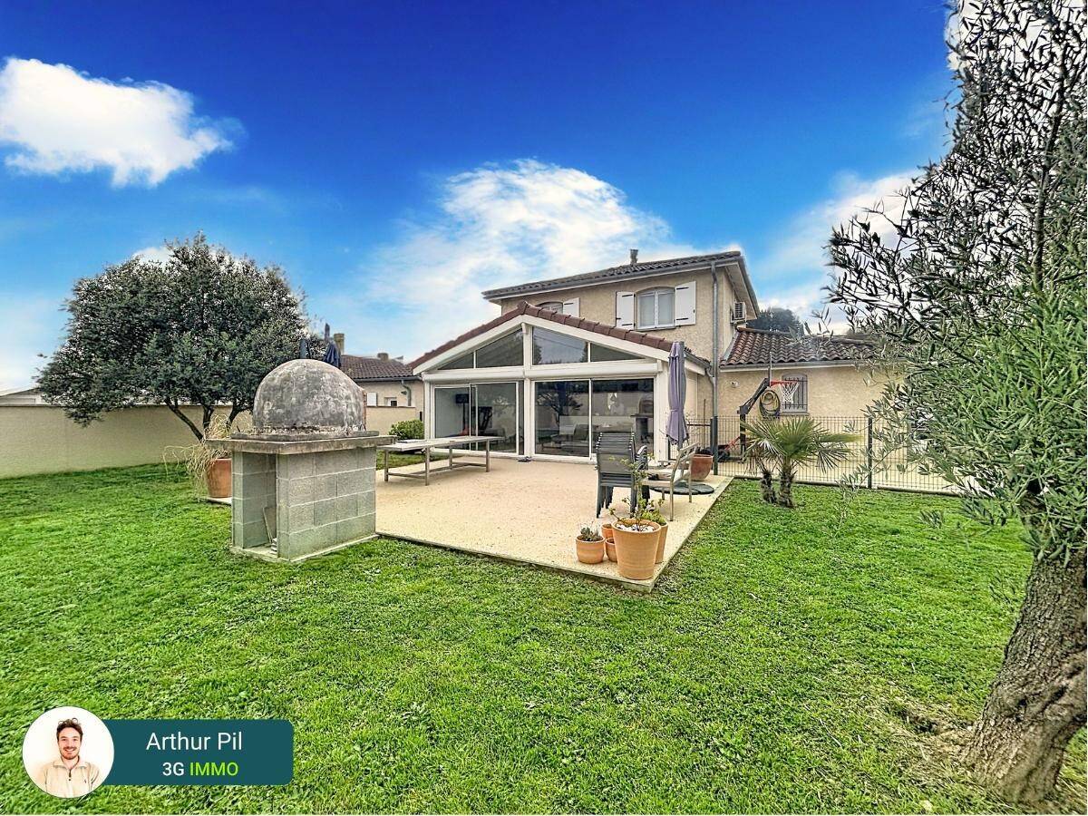 Maison à vendre, 160m², SAINT PIERRE DE CHANDIEU