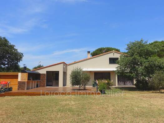 Villa à vendre 770 000 € 6 pièces 4 chambres 208 m² 2 679 m² de terrain Laroque-des-Albères 66740