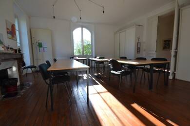 Espace bureau à vendre 221 100 € 147 m² de bureaux Avignon 84000