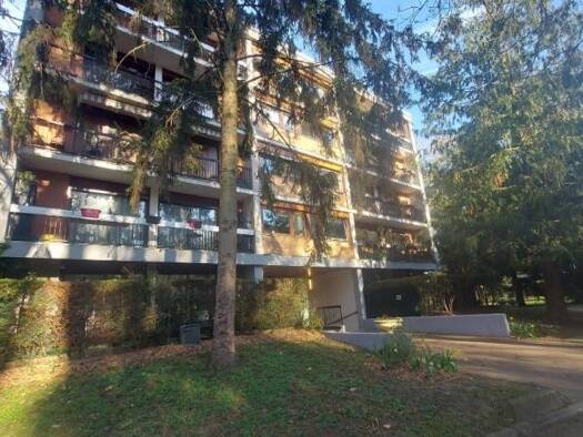 Appartement à louer 1 161 € 4 pièces 2 chambres 83 m² Étage 4/4 Croix-Blanche-Cardinal-Bel Abord Chilly-Mazarin 91380