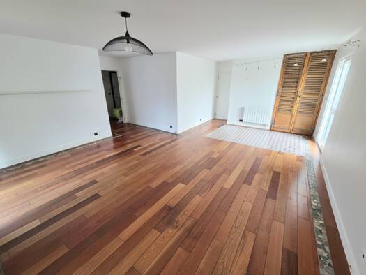 Appartement à vendre 356 000 € 5 pièces 3 chambres 92 m² Étage 4/4 Les Pres Hauts Verrieres le Buisson 91370