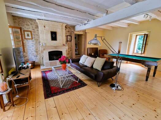 Propriété à vendre 890 000 € 13 pièces 6 chambres 320 m² 3 341 m² de terrain Castelmoron-d'Albret 33540