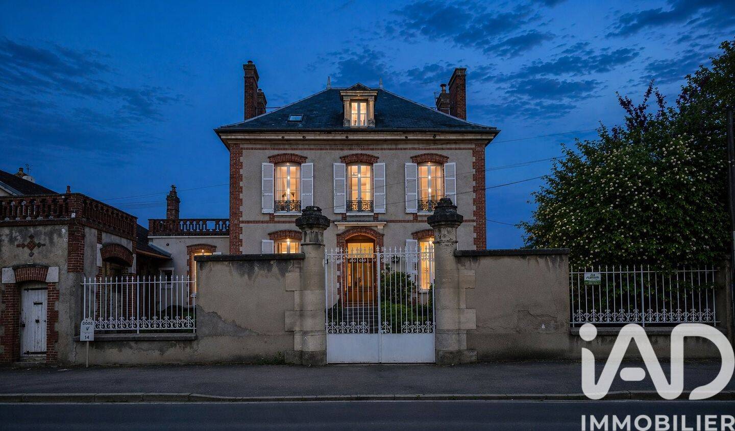 Maison à vendre, 276m², PONT SUR YONNE