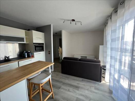 Appartement à louer 813 € 2 pièces 1 chambre 41,5 m² Étage 2/2 Le Brandier Gradignan 33170