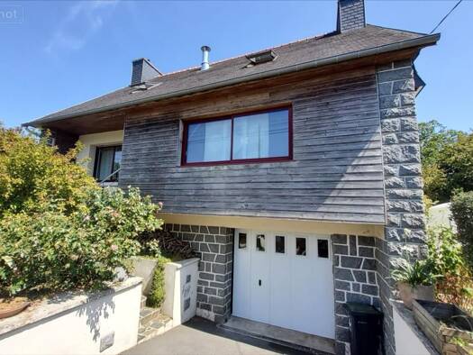 Maison à vendre 189 840 € 6 pièces 4 chambres 109 m² 692 m² de terrain Nord Carhaix-Plouguer 29270