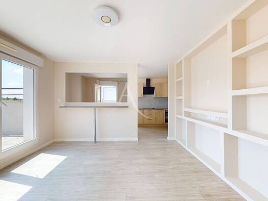 Appartement à vendre 229 000 € 3 pièces 2 chambres 68,04 m² Étage 6/6 Voltaire-Vaujours Livry-Gargan 93190