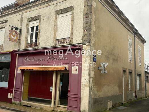 Immeuble à vendre 110 000 € 185 m² Ballon-Saint Mars 72290