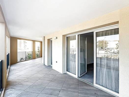 Appartement à vendre 299 000 € 3 pièces 2 chambres 60,8 m² RDC Village Ouest Trets 13530