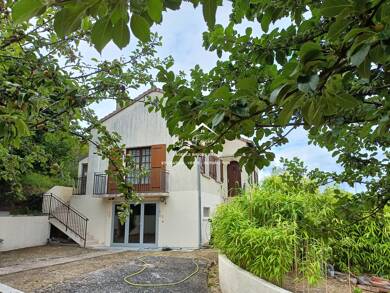 Villa à vendre 165 000 € 4 pièces 2 chambres 131 m² 7 500 m² de terrain Ports 37800