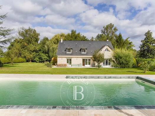 Maison à vendre 1 199 000 € 8 pièces 6 chambres 265 m² 4 174 m² de terrain Saint-Étienne-la-Thillaye 14950