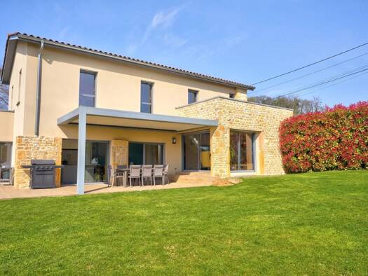 Maison à vendre 794 000 € 6 pièces 4 chambres 173 m² 872 m² de terrain Charnay 69380