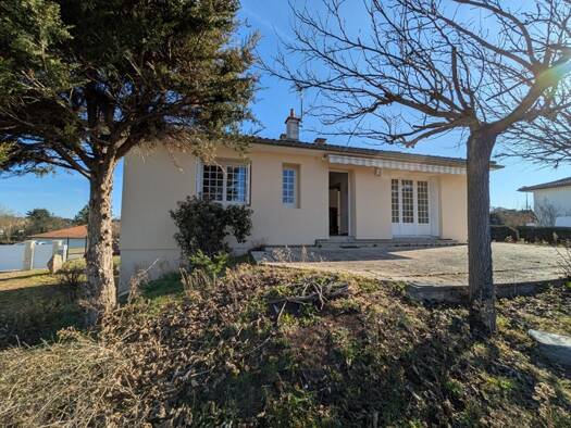 Maison de plain-pied à vendre 219 000 € 4 pièces 3 chambres 90 m² 1 100 m² de terrain Villerest 42300