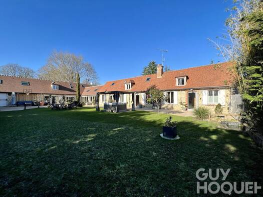 Maison à louer 2 735 € 7 pièces 5 chambres 262 m² Émancé 78125