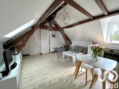 Appartement à vendre 110 000 € 2 pièces 1 chambre 35 m² Dernier étage, Étage 2/2 Centre Ville Centre et Nord Coulommiers 77120
