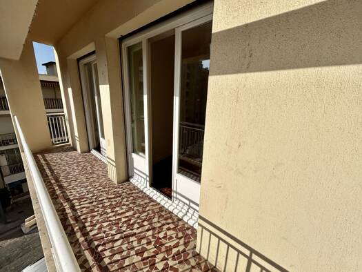 Appartement à vendre 274 000 € 3 pièces 2 chambres 60 m² Étage 2/7 Cessole Nice 06100
