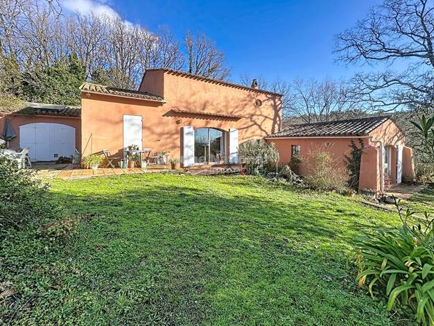 Maison à vendre 479 000 € 3 pièces 2 chambres 117 m² 2 500 m² de terrain Saint-Cézaire-sur-Siagne 06530