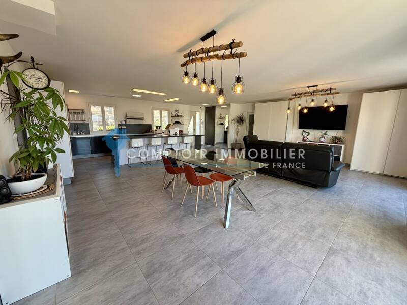 Maison à vendre, 180m², GALLARGUES LE MONTUEUX